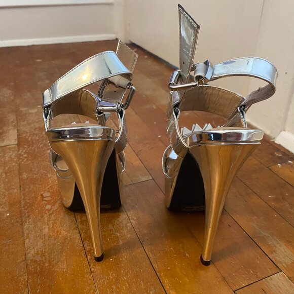 Current Mood Dolls Kill Silver Stud Heels Size 7 - Picture 3 of 6